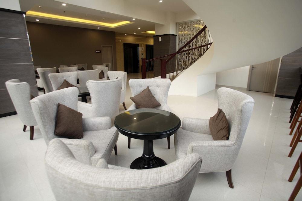 Swiss-Belinn Gajah Mada Medan Exterior foto